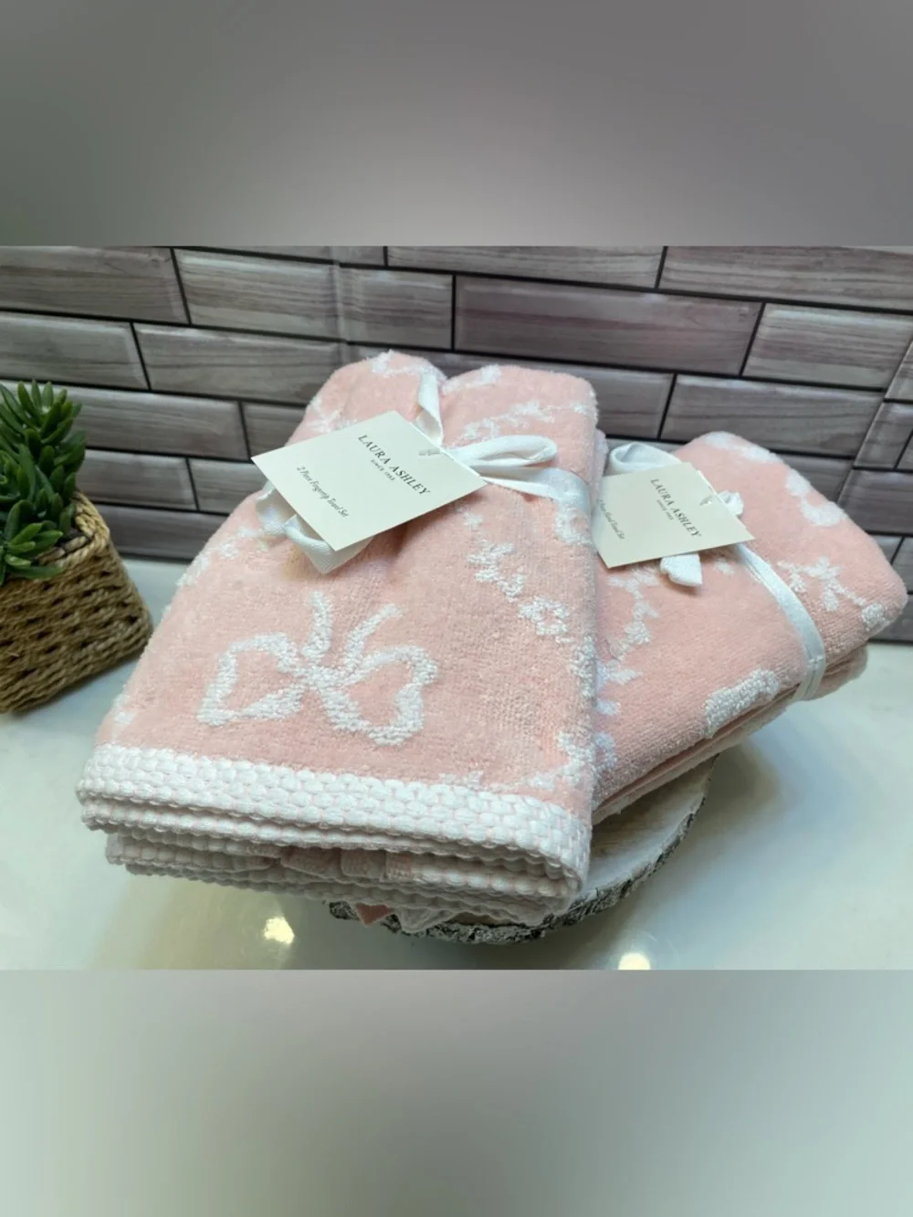 Laura Ashley ❤️Kate Bow (2)Hand  &(2) Tip Towel Set Pink NWT